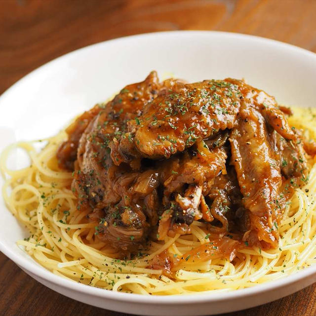 手羽先ソースケチャップパスタ　、　作り置きの手羽先ソースケチャップ煮でパスタアレンジ
