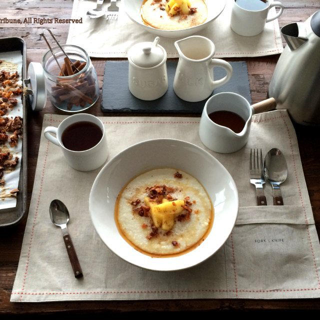 Grits with Cinnamon Apple and Coconut Baconグリッツの朝食＆ポケット付きランチョンマット