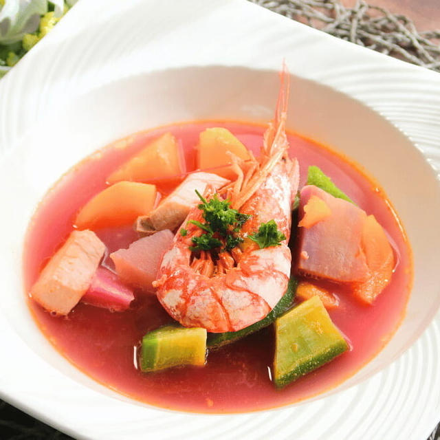 【彩り野菜と魚介のポトフ】魚介の風味がたまらない色鮮やかなスープレシピ！【175kcal】