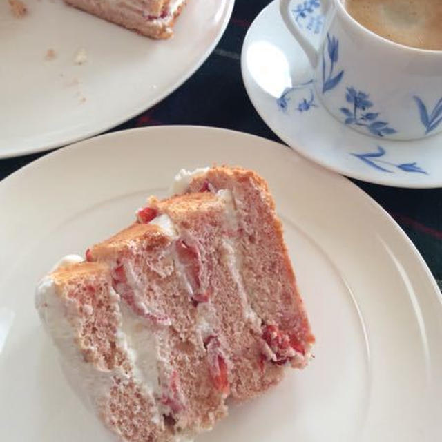 ピンクの苺ショートケーキ