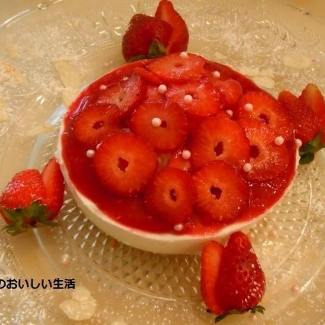 いちごたっぷり　ふんわりヨーグルトムース（Mousse allo yogurt)