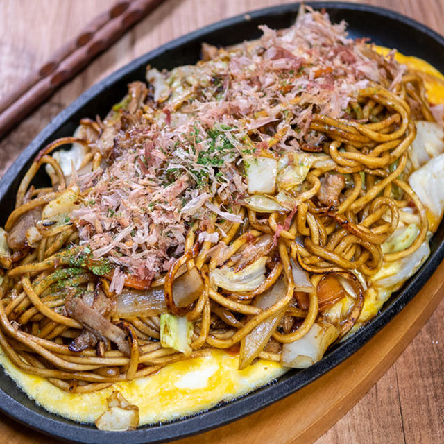 今年最後はやっぱり麺レシピ「鉄板オム玉焼きそば」&年末近くの我が家の夕食