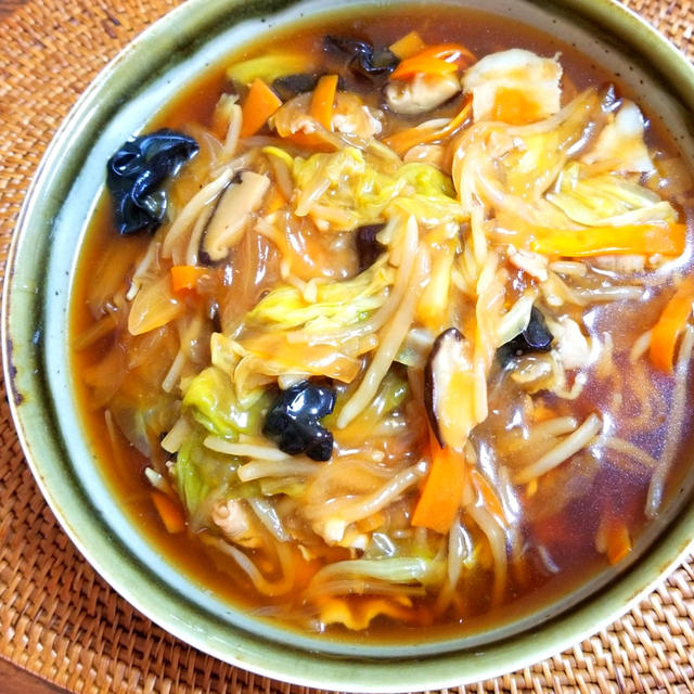 生馬麺（サンマーメン） と 豚バラ肉とインゲン豆の炒め物