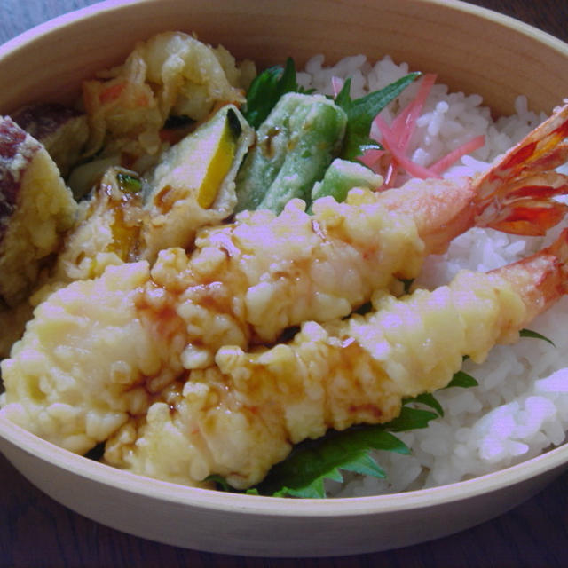 天丼のお弁当と海老いっぱい♪