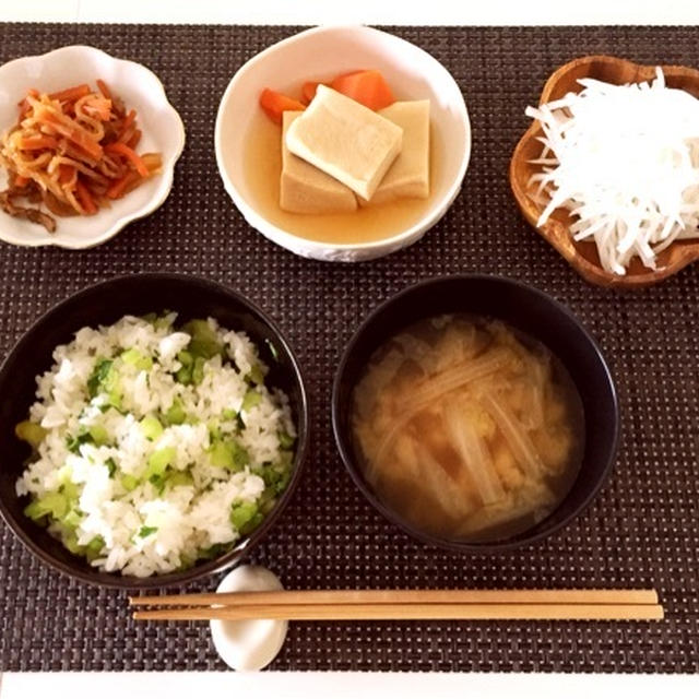 高野豆腐の含め煮と切り干し大根の煮物