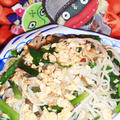パッタイ風焼き素麺＆トマ玉サラダ（お家カフェ）