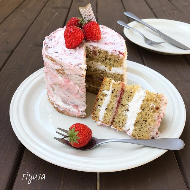 【ひな祭りケーキ】紅茶と苺のネイキッドケーキ