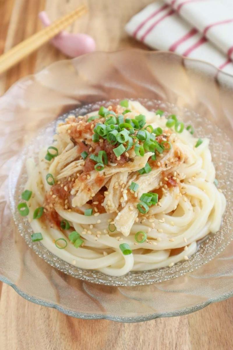 ＊【レシピ】ごま油香る♫さっぱり蒸し鶏の梅つゆ冷やしうどん＊
