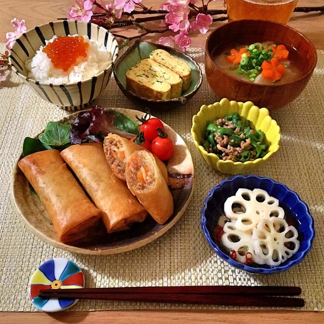 65.【80分】春巻き、酢蓮根、ネギ入り玉子焼き、大根の味噌汁、ピーマンそぼろ