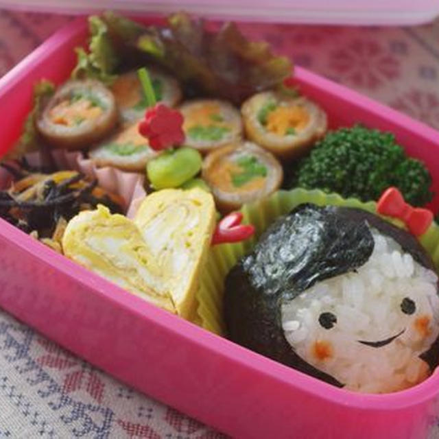 女の子のキャラ弁と、シンカンセンくんのキャラ弁