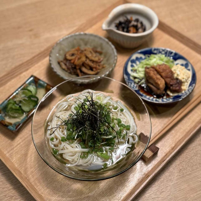 地味な深夜ごはん。