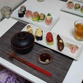 野菜のお寿司、鬢長のお寿司とお味噌汁（Vegetable Sushi, Albacore Tuna and Shrimp Sushi, and Miso Soup）