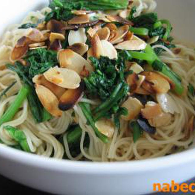 春菊と炒りアーモンドの汁なし素麺