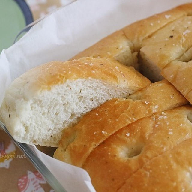 米油で作るフォカッチャ ご飯の代わりの食卓パン By 小春さん レシピブログ 料理ブログのレシピ満載