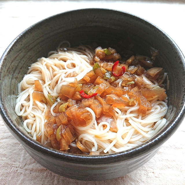 麻薬たまごの残り汁で３度美味しい温そうめん