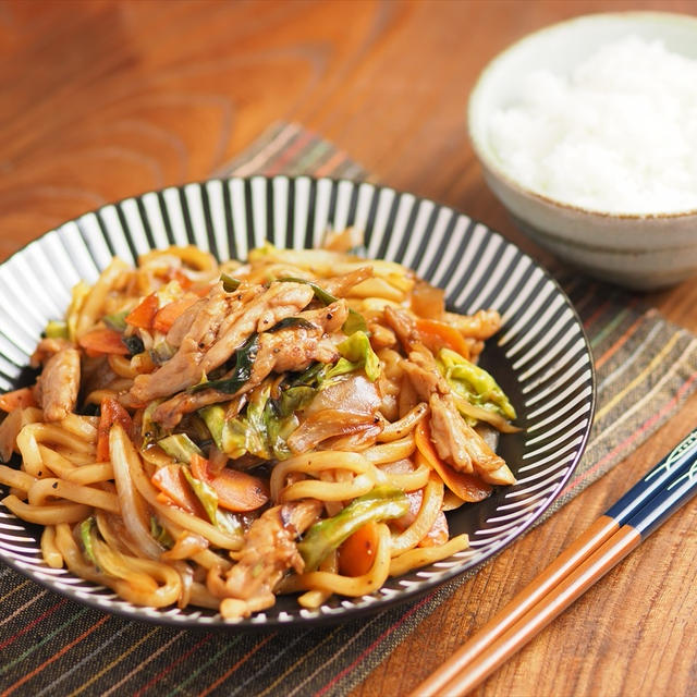 せせりの焼きうどん、こってり美味しい、ご飯がいける味！