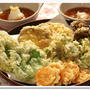 《居酒屋メニューde晩ご飯》タラの芽と野菜天／烏賊の葱塩レモンソテー／山かけ鮪です。
