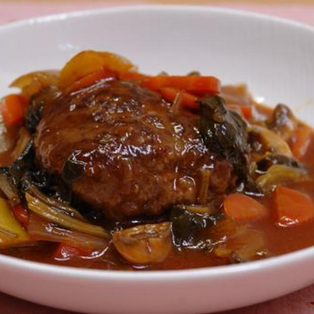 野菜ばっかり煮込みハンバーグ