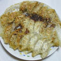 キャベツの代わりに白菜を加えた焼餃子