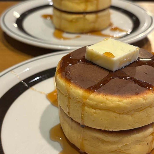 550円の完全価格バグな絶品極厚ホットケーキ
