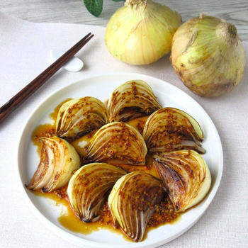 甘さ旨味が倍増！みずみずしく香ばしさと食感にハマる。新玉ねぎグリル　マスタードソース。