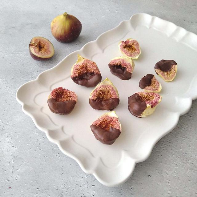 セミドライいちじくのチョコがけ／家の中の物の数