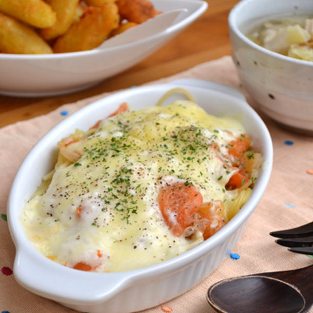 ミート＆クリームスパゲッティグラタン。ベルギーポテトとスープの晩ご飯。