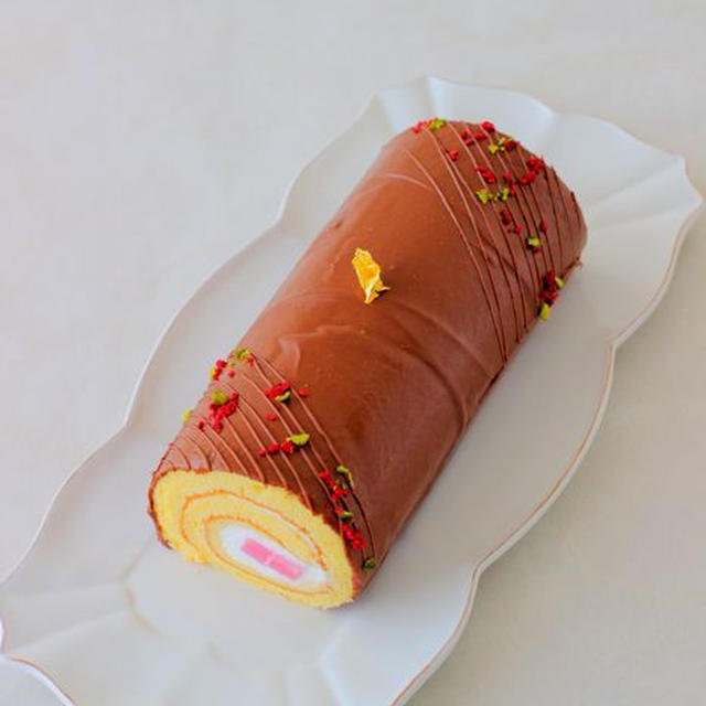 まれな「横浜ロールケーキ」