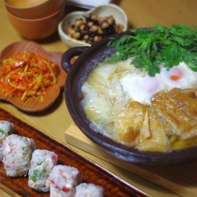 お揚げさんの甘辛煮で、鍋焼きうどん