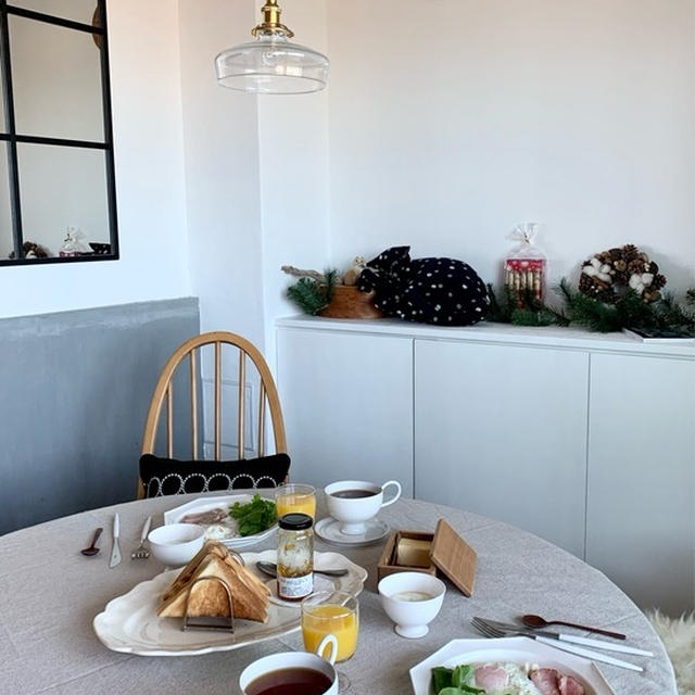 休日の朝ごはんとねこ