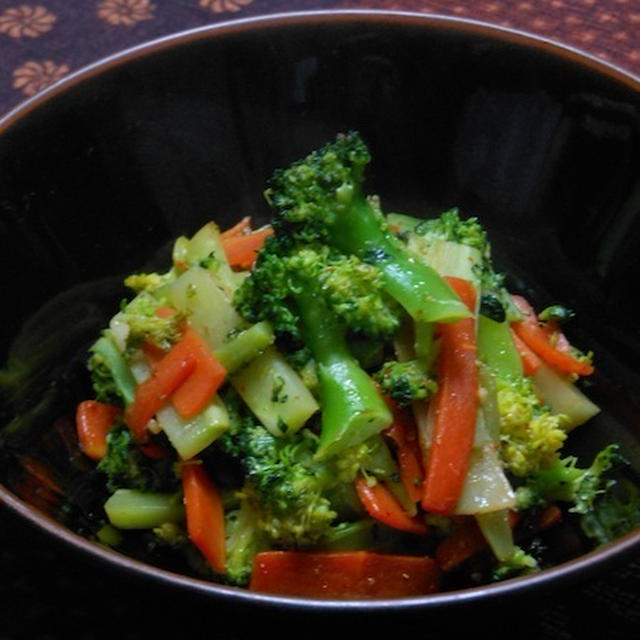 あと１品欲しいときにサッと出来る野菜のおかず、ブロッコリーの旨辛炒め。