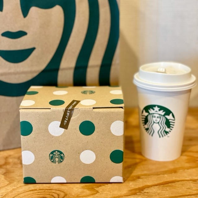 スタバの「フランス産アップルのタルト」をテイクアウトしてみた♪