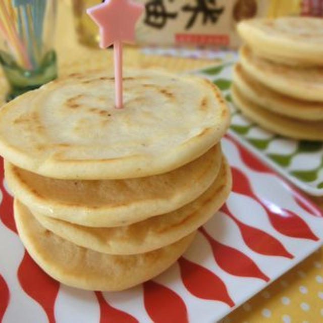 米油でしっとりもっちり♪　米粉とおからパウダーでプチ塩パンケーキ