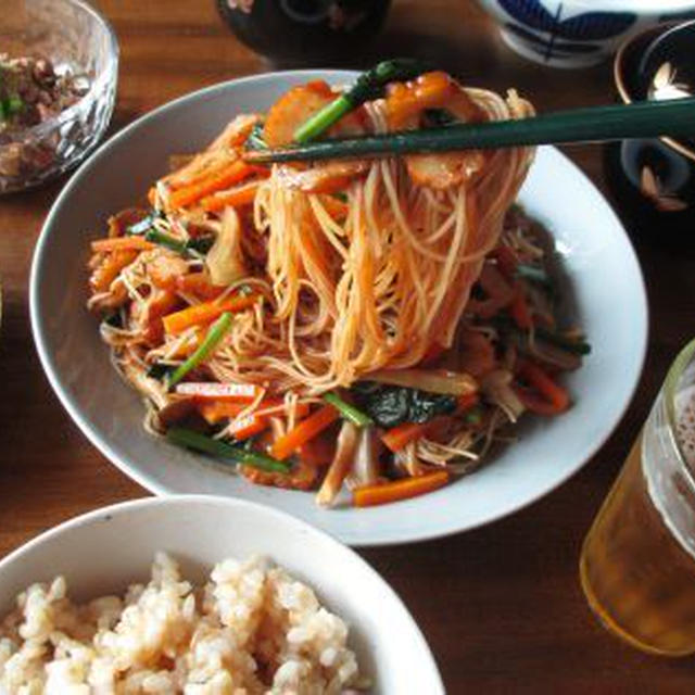 ケンミン食品の「ごはんがすすむ おかず焼ビーフン 」が美味しい～♡