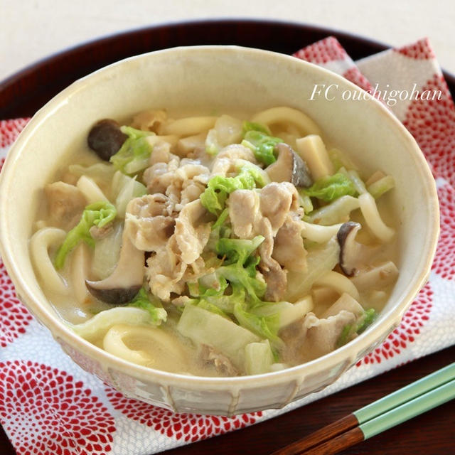 白だしで簡単♪豚肉と白菜の豆乳うどん