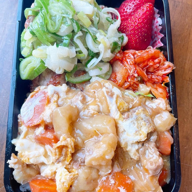 肉じゃが→親子丼風弁当です！！