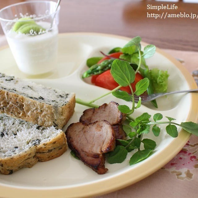 今朝の朝ごはん☆ほうれん草ﾊﾟﾝと増税前の！