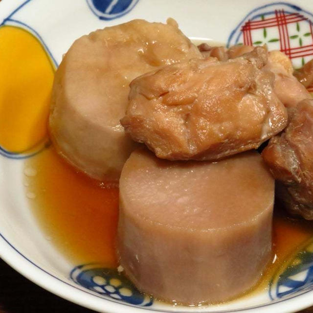 海老芋じゃない京芋と鶏肉の煮物。