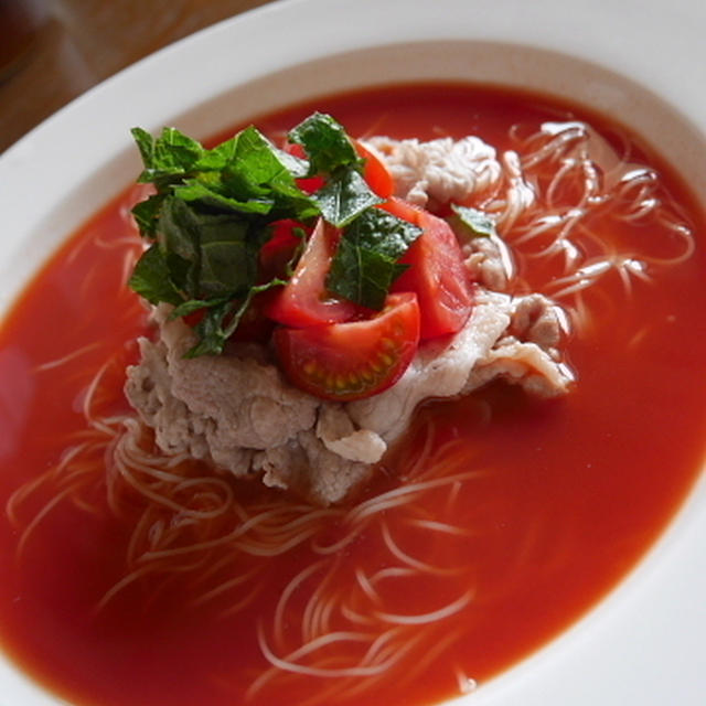 トマト味の冷たいお素麺