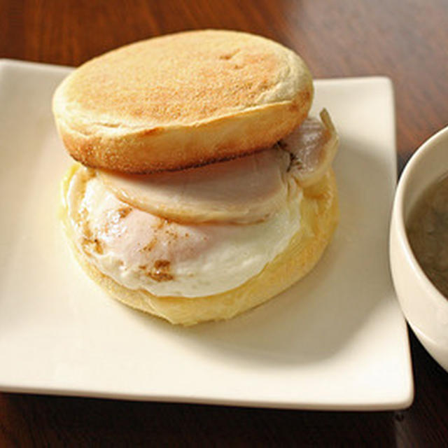 珍しく朝ご飯に「エッグマフィン」
