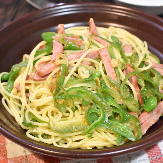 意外とさっぱり♪ピーマンとハムのオイルパスタ