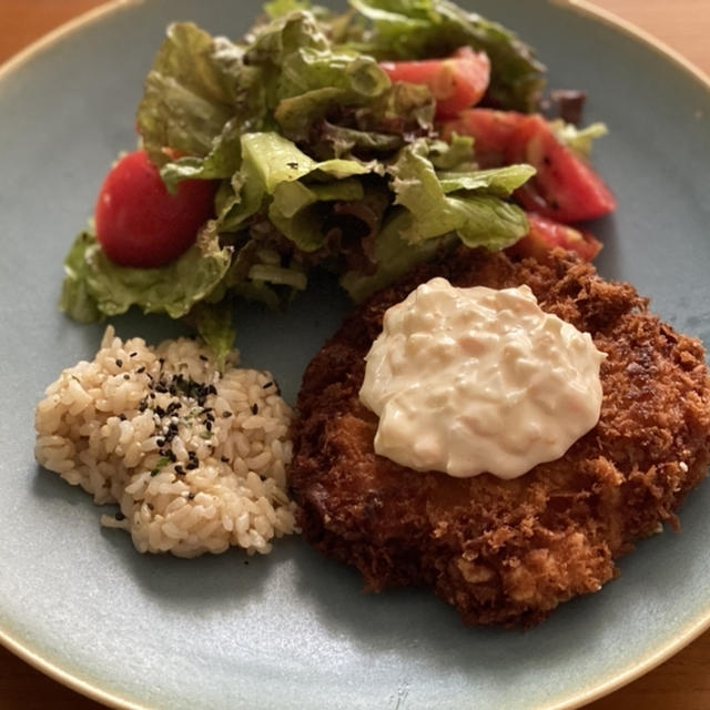 【レシピ】 小エビでもボリューミーなフライを作る裏ワザレシピ「エビカツプレート」
