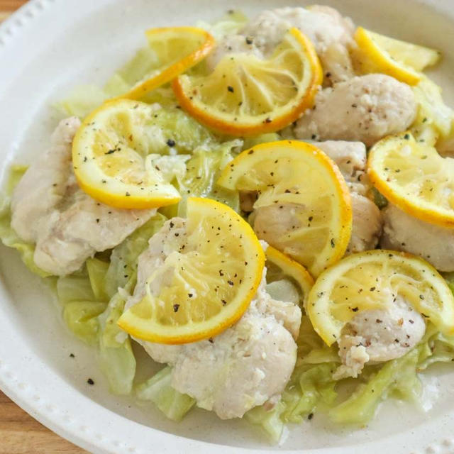 ＊【michill】レンチンしてそのまま食卓に！栄養たっぷり「鶏肉とキャベツのレモン蒸し」＊