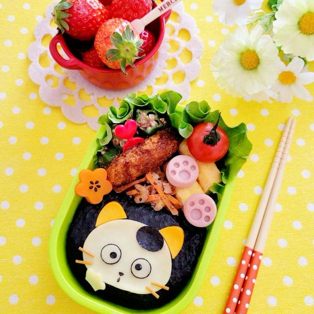 今日は猫の日！三丁目のタマ海苔キャラ弁♪︎