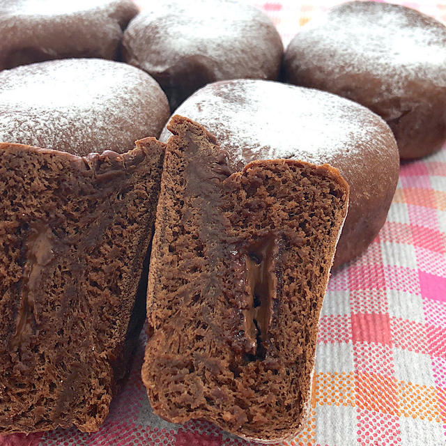 バレンタインにも喜ばれる「フライパンで作れるココアチョコパンレシピ」