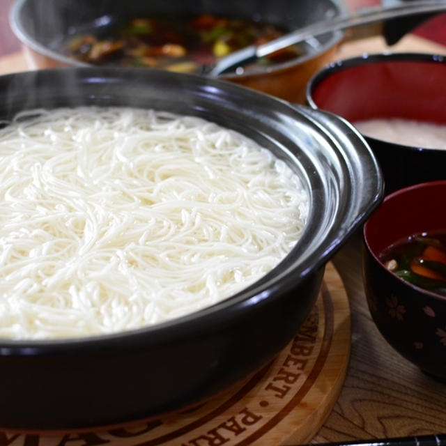 豚バラ肉と白ネギの香ばしつけそう麺のレシピ♪つけダレで食べる一風変わったそう麺の作り方