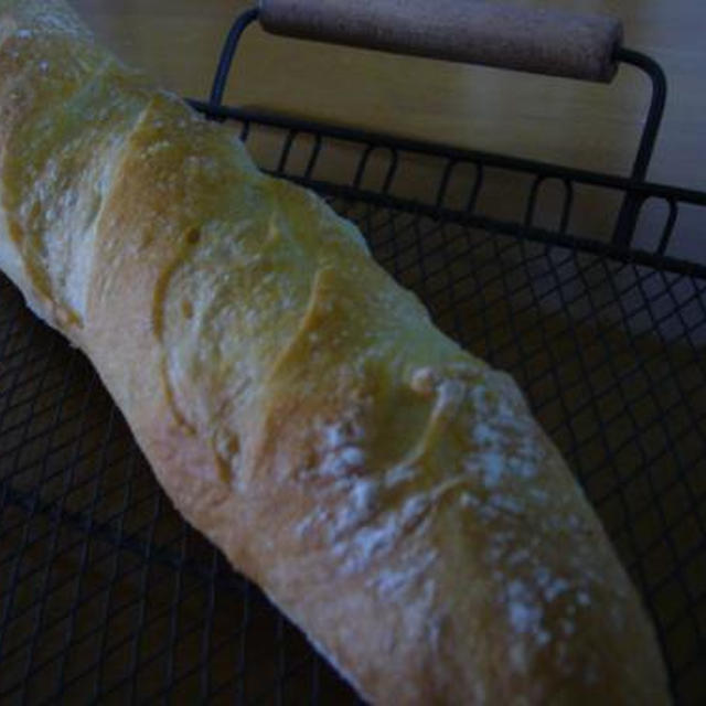 フランスパンのはずだけどぉ・・・