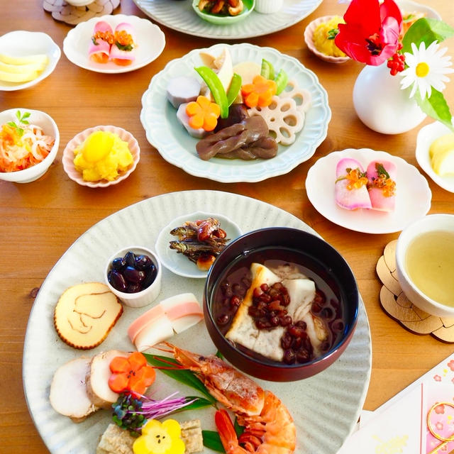 お汁粉プレートと寅柄スイーツ…