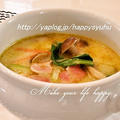 ベーコンとセロリ☆ココナッツミルク風スープ by Jacarandaさん