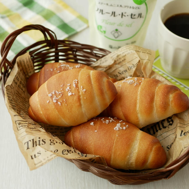サクふわ！染み染みバターの塩パン♪